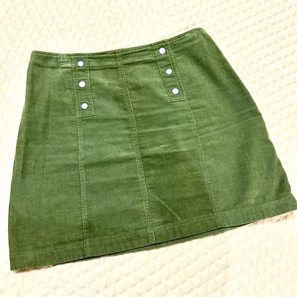 HOLLISTER olive green casual corduroy army buttons mini skirt size M - Picture 1 of 6
